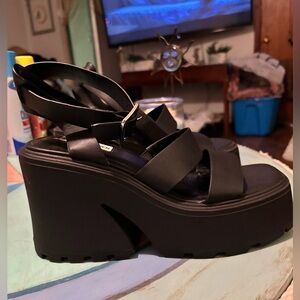 Steve Madden Women's Black Platform Sandals Size 9 Summer Casual #goth